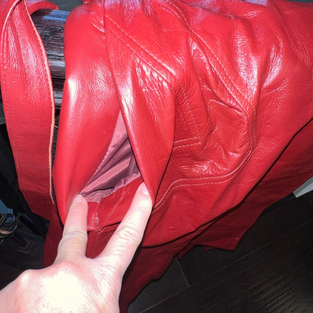 Vintage Golét 1970’s Red leather coat trimmed with a silver fox collar 8/10 Med - Picture 15 of 16